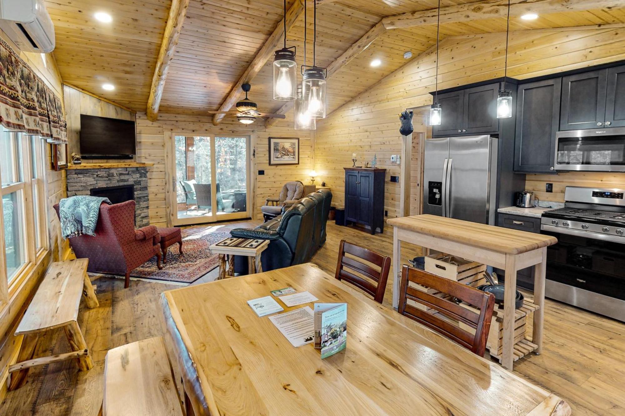 Blackbear Log Cabin Morrisville Esterno foto